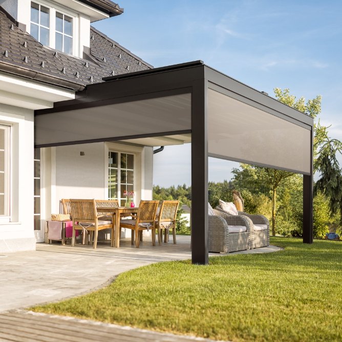Fort Bend home with patio roller shades